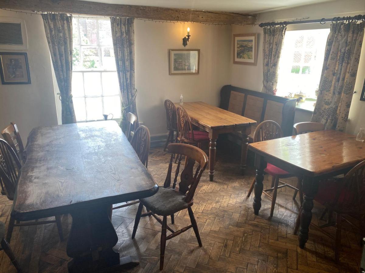 The Coach And Horses Winchester Exterior foto